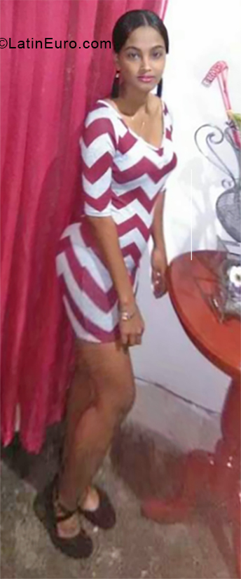Date this voluptuous Dominican Republic girl Alexandra from Hato Mayor Del Rey DO33635