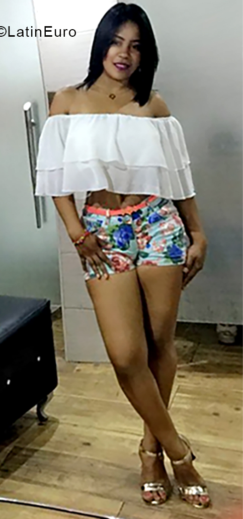 Date this hot Dominican Republic girl Rosa from Santo Domingo DO40293