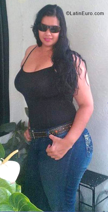 Date this young Colombia girl Luisa from Barranquilla CO31264
