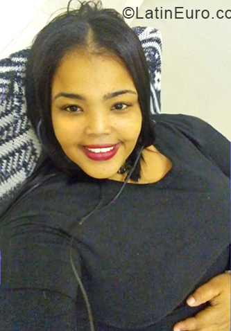 Date this tall Dominican Republic girl Elizabeth from Santo Domingo DO33889