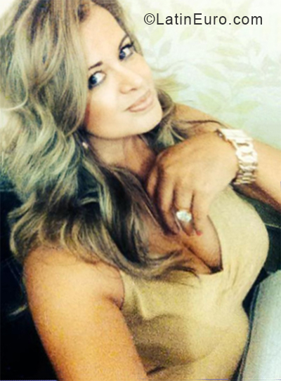 Date this charming Bolivia girl Vania from Santa Cruz BO47