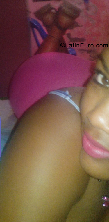 Date this good-looking Dominican Republic girl Rosalyn from Santo Domingo DO33917