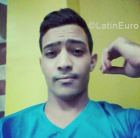 Date this athletic Venezuela man Alex from Caracas VE2126