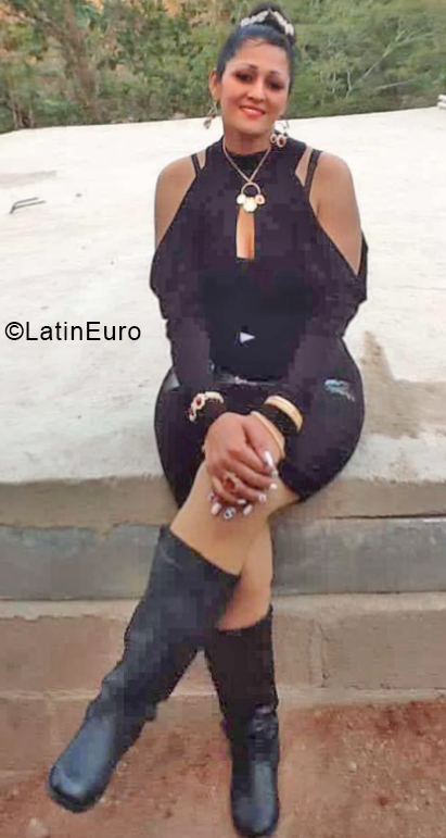 Date this good-looking Honduras girl Sagrario from Tegucigalpa HN2609
