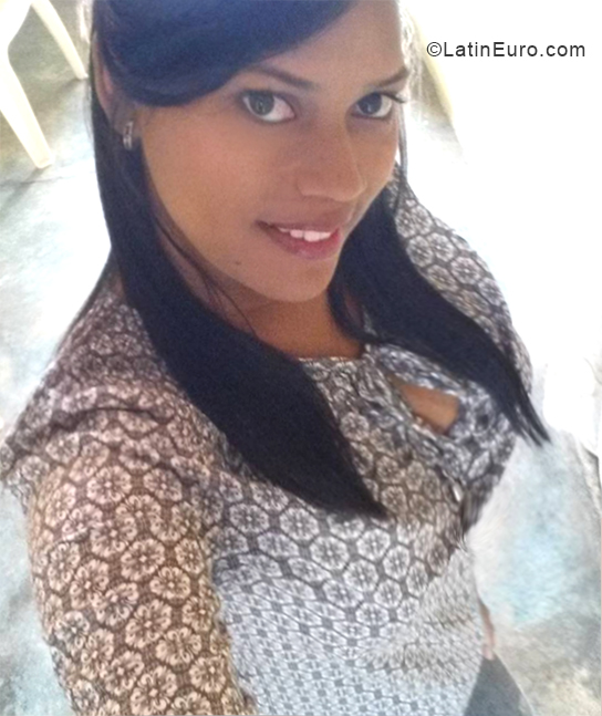 Date this fun Dominican Republic girl Clara from Santo Domingo DO33983