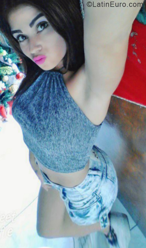 Date this funny Venezuela girl Alexandra from Libertador VE2134
