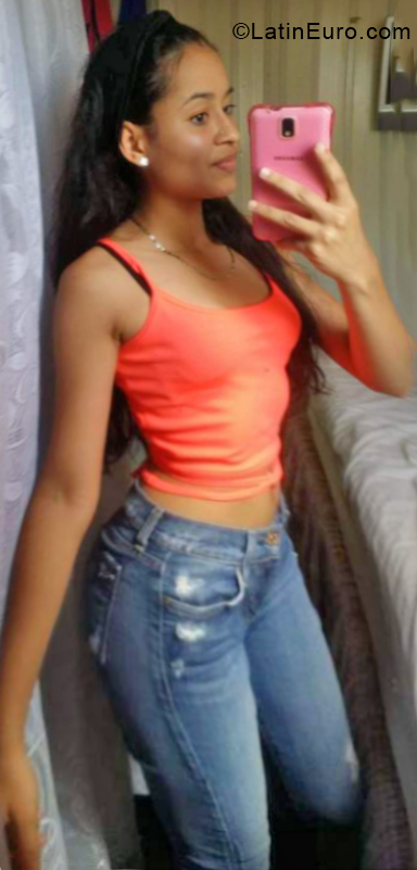 Date this cute Dominican Republic girl Paola from Santiago DO34008