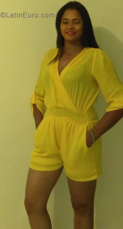 Date this beautiful Dominican Republic girl Alba from Higuey DO34021