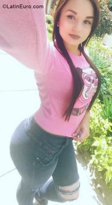 Date this passionate Colombia girl Yoselyn from Bogota CO24918