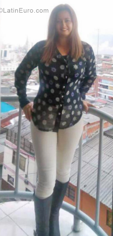 Date this attractive Colombia girl Mary Shalom from Manizales CO24927