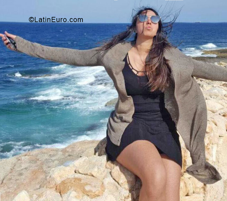 Date this delightful Colombia girl Lunita from Medellin CO24930