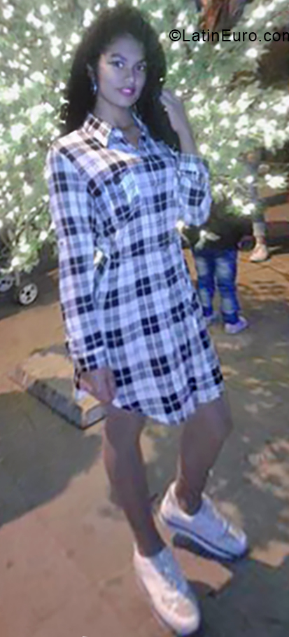 Date this fun Colombia girl Maybeth from Bogota CO24985