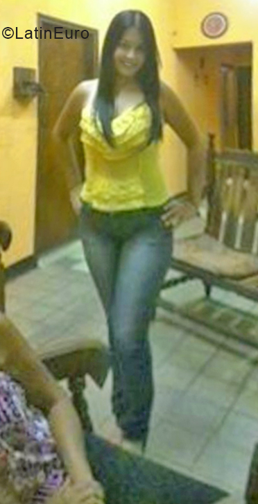 Date this lovely Venezuela girl Dalila from CORO VE2178