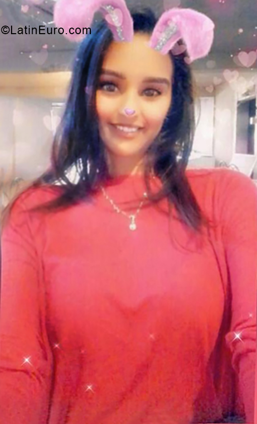 Date this funny Venezuela girl Maurine from Carupano VE2193