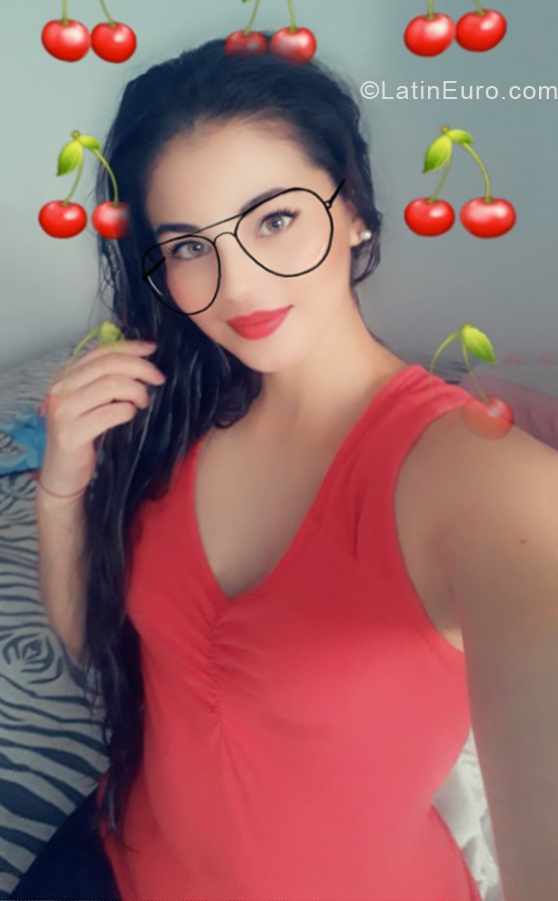 Date this charming Colombia girl Vanessa from Bogota CO25110