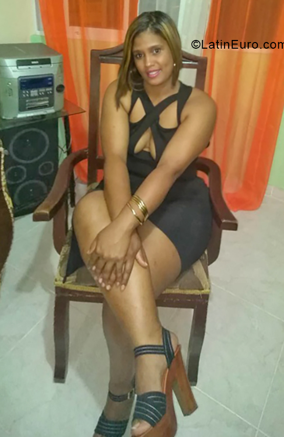 Date this beautiful Dominican Republic girl Maria from Santo Domingo DO34371