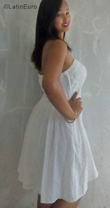 Date this stunning Dominican Republic girl Mariela from Montecristi DO34373
