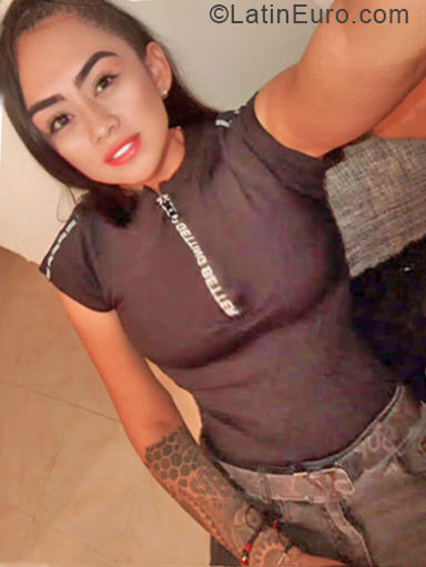 Date this delightful Colombia girl Alexa from Cali CO25148