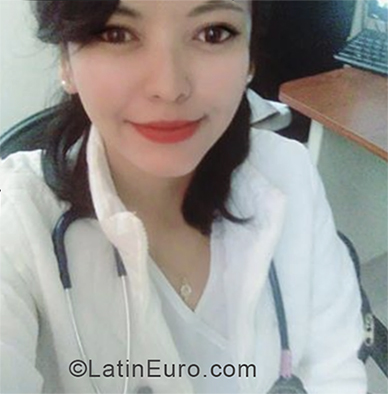 Date this nice looking Peru girl Roxana from Tacna PE1367