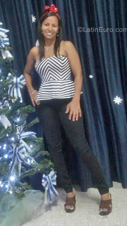 Date this sultry Dominican Republic girl Ofelia from Santiago DO34415
