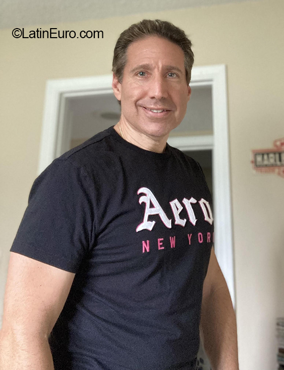 Date this lovely United States man Dave from Tallahassee US19890