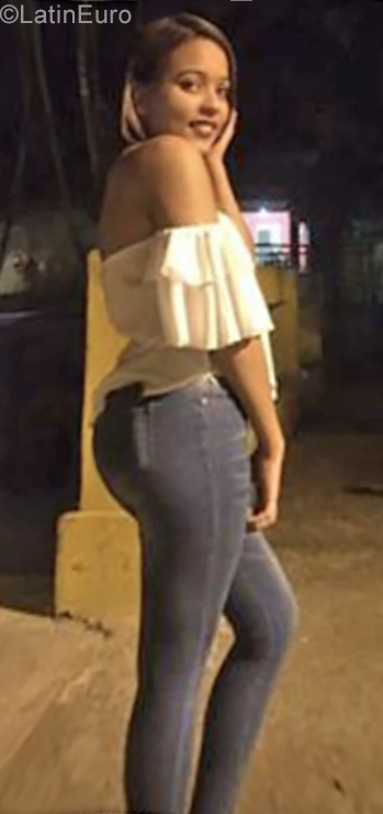 Date this delightful Dominican Republic girl Emily from Santiago DO34528