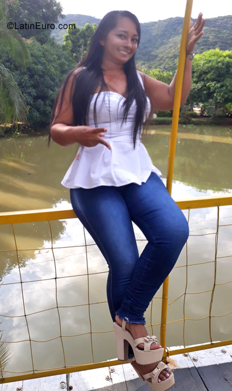 Date this passionate Colombia girl Derly from Cucuta CO25225