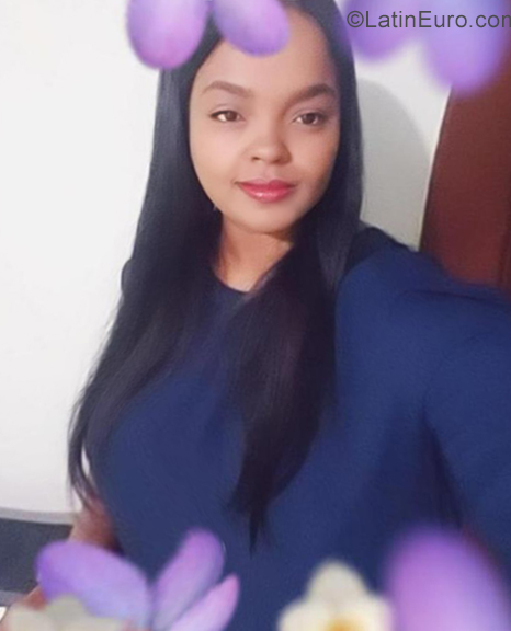 Date this georgeous Dominican Republic girl Ariela from Santo Domingo DO34529