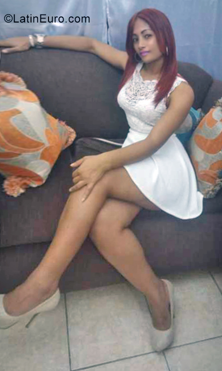 Date this nice looking Dominican Republic girl Estefany from Santo Domingo DO34549