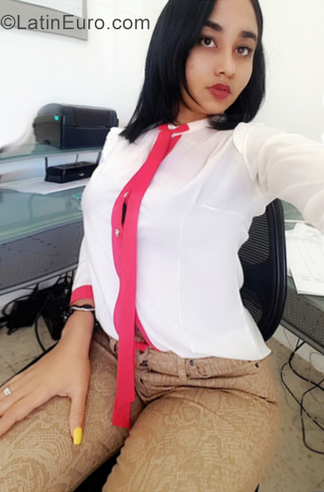 Date this good-looking Dominican Republic girl Lenny from Santo Domingo DO34592