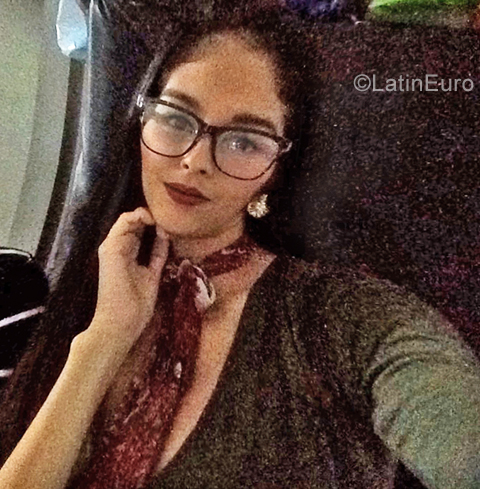 Date this hot Venezuela girl Rosy from Caracas VE2331