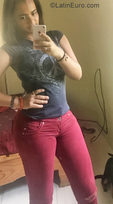 Date this sensual Dominican Republic girl Anyelie from Santo Domingo DO34681