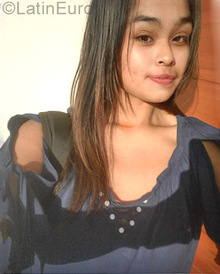 Date this good-looking Peru girl Delianaya from Lima PE1388