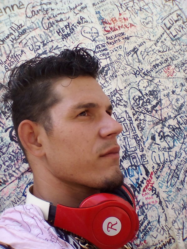 Date this beautiful Cuba man Leoxander from Habana CU518