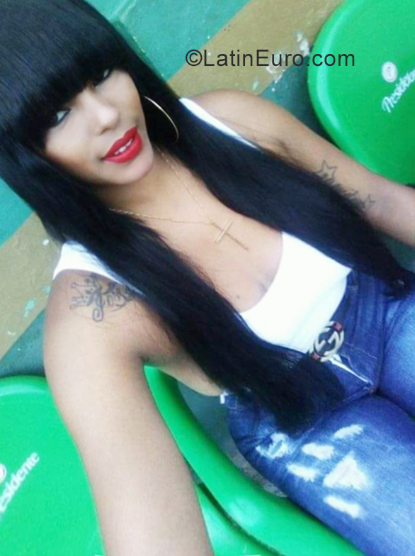 Date this young Dominican Republic girl Stephanie from Santo Domingo DO34838