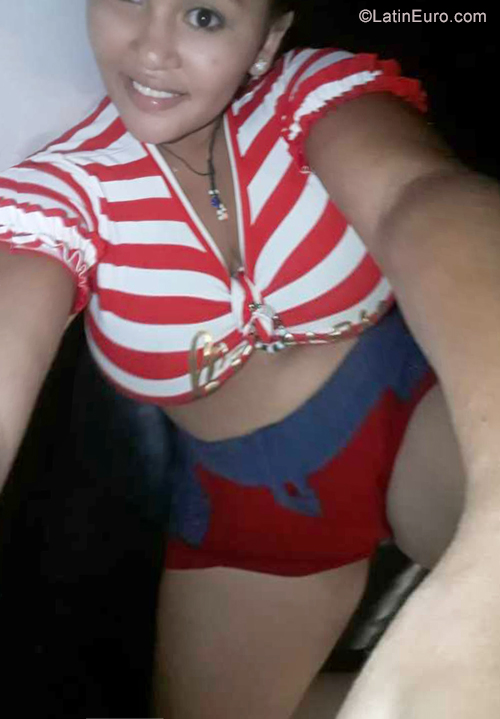 Date this sensual Colombia girl Angela from Cartagena CO25408