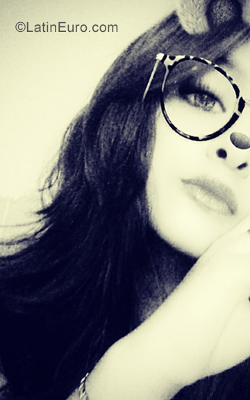 Date this tall Ecuador girl Jamileth from Portoviejo EC327