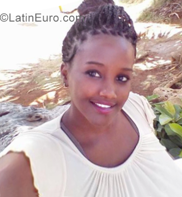 Date this lovely Cuba girl Milianys from La Habana CU524