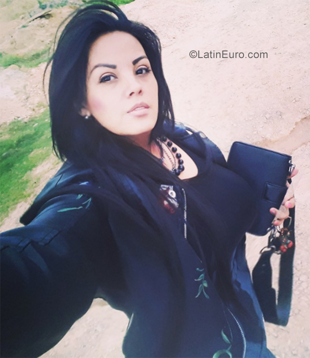 Date this georgeous Colombia girl Geraldine mejia from Bogota CO25446