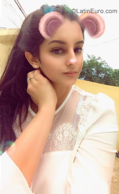 Date this voluptuous Dominican Republic girl Paola from Santo Domingo DO34967