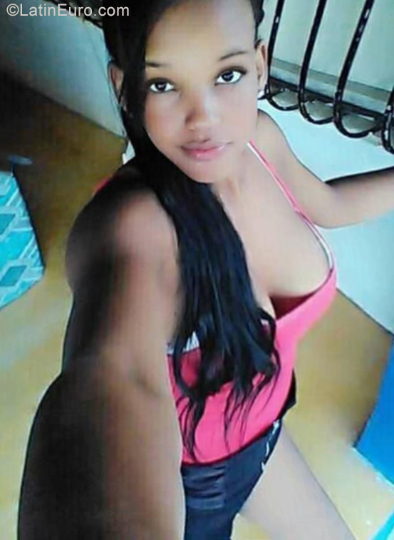 Date this charming Dominican Republic girl Belkis from Santiago DO34974