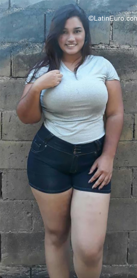 Date this gorgeous Venezuela girl Maria from Puerto Ordaz VE2417
