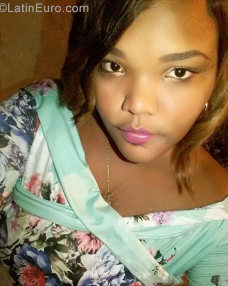 Date this sensual Dominican Republic girl Walquin from Santo Domingo DO35051