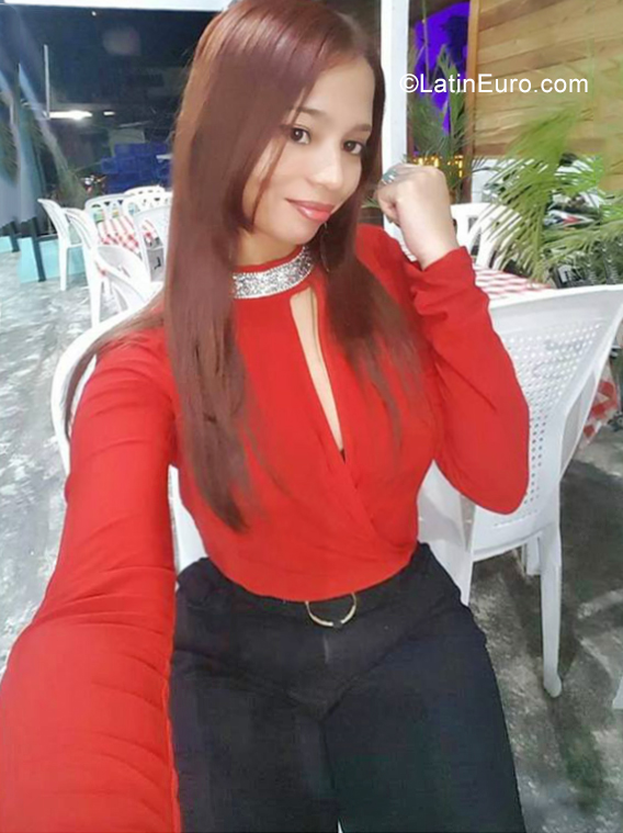 Date this delightful Dominican Republic girl Michele from Santo Domingo DO35058