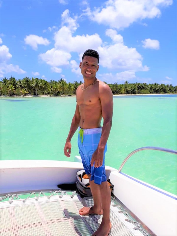 Date this exotic Dominican Republic man Victor from San Rafael Del Yuma DO35068