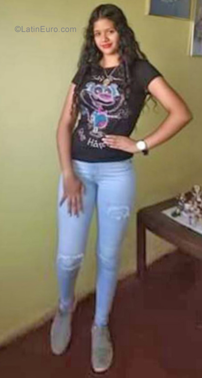 Date this happy Venezuela girl Alejandra from Cumana VE2446