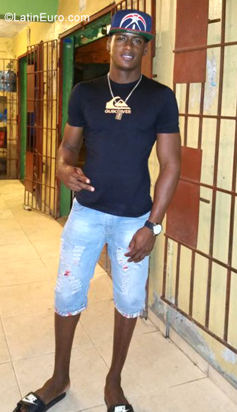 Date this attractive Dominican Republic man Jose migue from Santos Donmigo DO35114