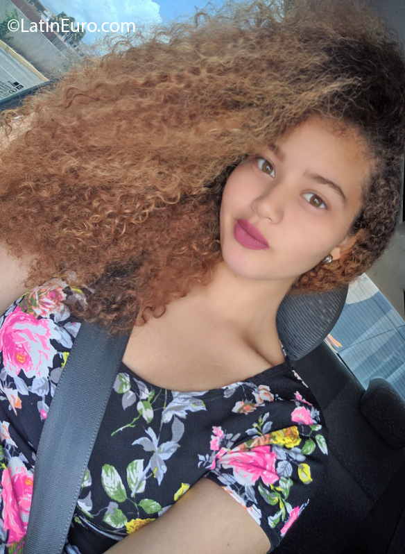 Date this charming Venezuela girl Edimar from Coro VE2478