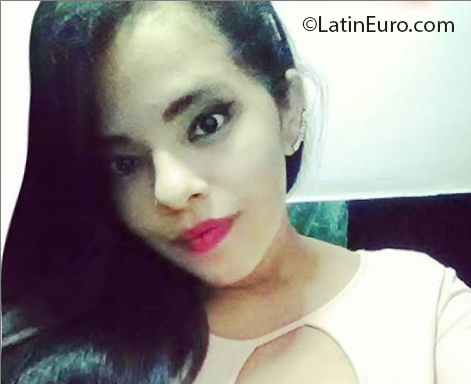 Date this nice looking Venezuela girl Joanise from Maracaibo VE2480