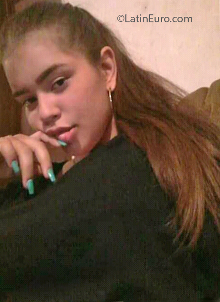 Date this hot Venezuela girl Rosmary from Maracaibo VE2481